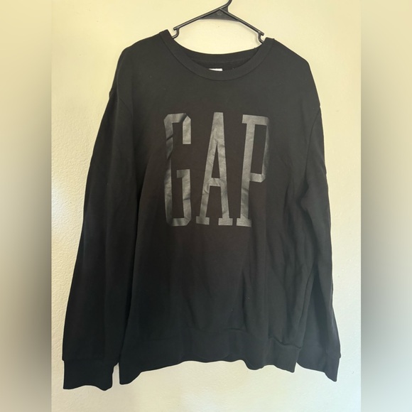 GAP Sweaters - Gap all black crew neck sweater